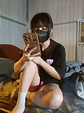 Snapshot of Helen-Tran chatting on 10-28-25, 11:47 Helen-Tran online show from 10-28-25, 11:47