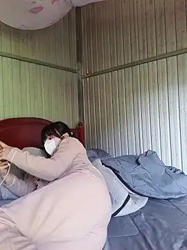 Snapshot of Helen-Tran chatting on 11-01-25, 06:37 Helen-Tran online show from 11-01-25, 06:37