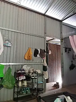 Snapshot of Helen-Tran chatting on 12-17-25, 01:44 Helen-Tran online show from 12-17-25, 01:44