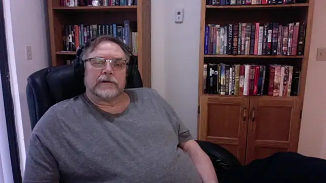 Snapshot of Vinyl22@xh chatting on 04-01-26, 11:35 Vinyl22xh online show from 04-01-26, 11:35