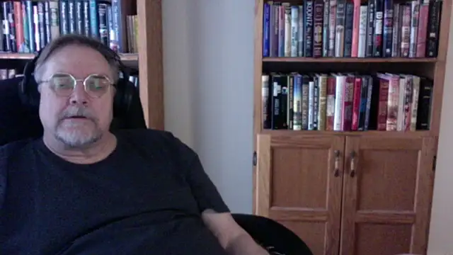 Snapshot of Vinyl22@xh chatting on 04-03-26, 09:35 Vinyl22xh online show from 04-03-26, 09:35