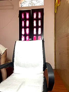 Snapshot of Linh247380 chatting on 11-27-25, 01:07 Linh247380 online show from 11-27-25, 01:07