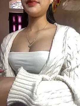 Snapshot of Linh247380 chatting on 12-17-25, 01:11 Linh247380 online show from 12-17-25, 01:11