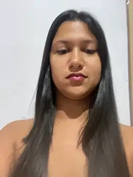 Snapshot of graziele00 chatting on 10-06-25, 04:10 graziele00 online show from 10-06-25, 04:10