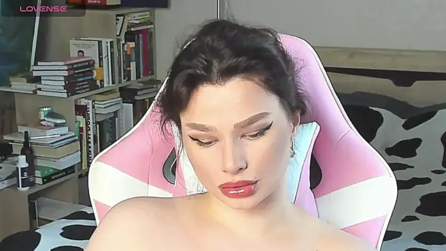 Snapshot of bbJ_one chatting on 06-14-26, 07:10 bbJ one online show from 06-14-26, 07:10