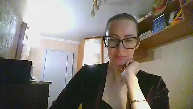 Snapshot of Norivann chatting on 11-17-25, 10:21 Norivann online show from 11-17-25, 10:21