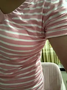 Snapshot of aoyo66 chatting on 10-02-25, 10:17 aoyo66 online show from 10-02-25, 10:17