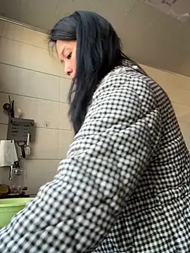 Snapshot of aoyo66 chatting on 10-24-25, 01:03 aoyo66 online show from 10-24-25, 01:03