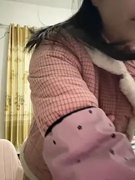 Snapshot of aoyo66 chatting on 11-17-25, 11:10 aoyo66 online show from 11-17-25, 11:10