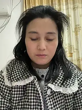 Snapshot of aoyo66 chatting on 11-23-25, 11:32 aoyo66 online show from 11-23-25, 11:32