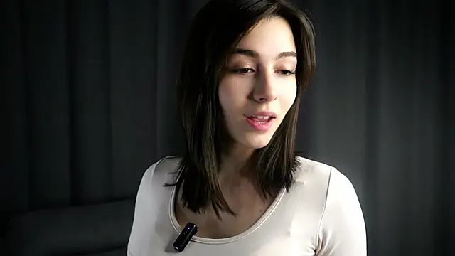 LettySlovacek online show from 10-12-25, 01:37