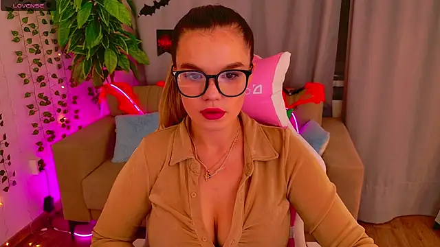 Snapshot of KellyHayden chatting on 11-01-25, 03:25 KellyHayden online show from 11-01-25, 03:25