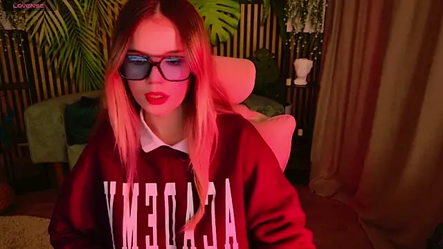 Snapshot of KellyHayden chatting on 12-01-25, 06:24 KellyHayden online show from 12-01-25, 06:24