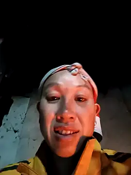 Snapshot of vtmbae chatting on 11-30-25, 10:47 vtmbae online show from 11-30-25, 10:47