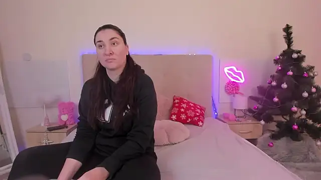 TrishaDarks online show from 01-09-26, 06:38