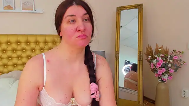 TrishaDarks online show from 04-02-26, 05:05