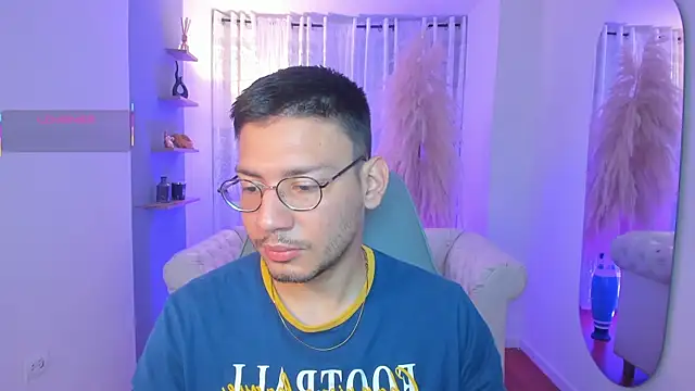 Snapshot of marcuswildx chatting on 09-30-25, 02:55 marcuswildx online show from 09-30-25, 02:55