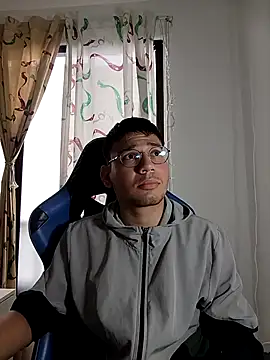 Snapshot of marcuswildx chatting on 11-14-25, 01:21 marcuswildx online show from 11-14-25, 01:21