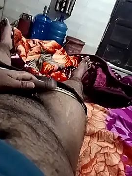 Snapshot of Your_naughty chatting on 10-28-25, 05:59 Your naughty online show from 10-28-25, 05:59