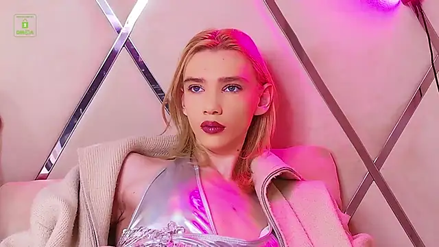 Snapshot of RobertDevine chatting on 11-16-25, 08:25 RobertDevine online show from 11-16-25, 08:25