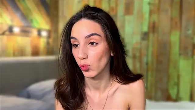 Snapshot of Elliizabeth chatting on 10-25-25, 07:05 Elliizabeth online show from 10-25-25, 07:05