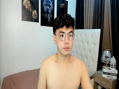 Snapshot of JuliuswildCock chatting on 10-14-25, 05:25 JuliuswildCock online show from 10-14-25, 05:25