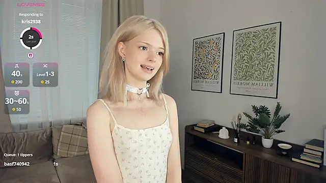 LaureMestler online show from 10-19-25, 08:37