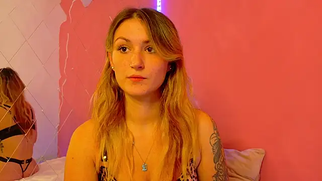 Anaayss  online show from 10-21-25, 04:35