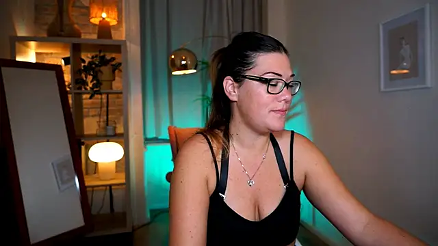 mrs fllowerr online show from 10-16-25, 05:58