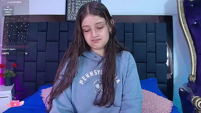 Snapshot of Krystal_Heartss chatting on 11-21-25, 02:49 Krystal Heartss online show from 11-21-25, 02:49