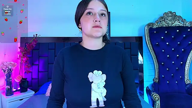 Snapshot of Krystal_Heartss chatting on 11-29-25, 01:25 Krystal Heartss online show from 11-29-25, 01:25