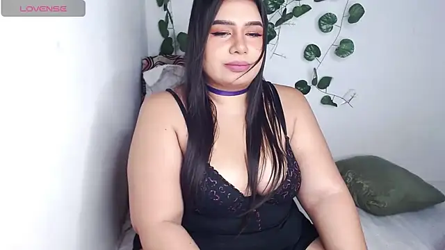 Snapshot of vivianepierss chatting on 02-03-25, 08:13 vivianepierss online show from 02-03-25, 08:13