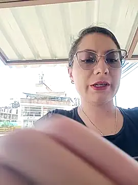 Snapshot of Mia-love-03 chatting on 11-30-25, 04:22 Mia-love-03 online show from 11-30-25, 04:22