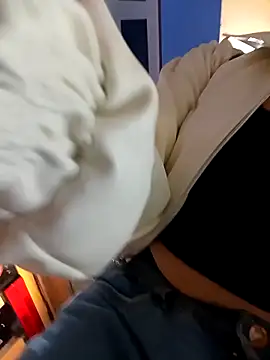 Snapshot of Mia-love-03 chatting on 12-13-25, 10:59 Mia-love-03 online show from 12-13-25, 10:59