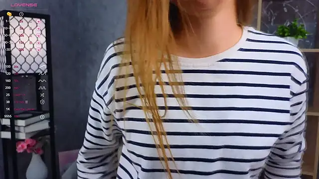 Snapshot of ElenoreReth chatting on 10-24-25, 01:57 ElenoreReth online show from 10-24-25, 01:57