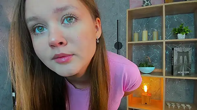 Snapshot of ElenoreReth chatting on 10-28-25, 01:31 ElenoreReth online show from 10-28-25, 01:31