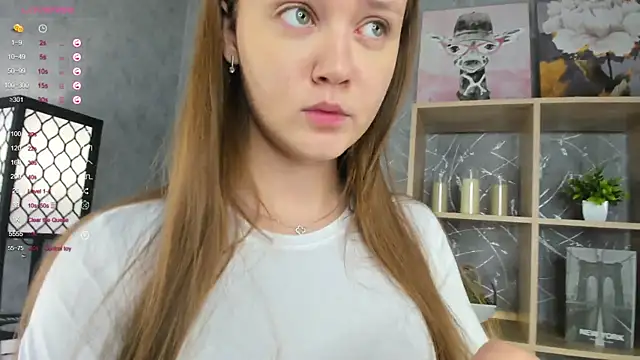 Snapshot of ElenoreReth chatting on 11-19-25, 02:11 ElenoreReth online show from 11-19-25, 02:11