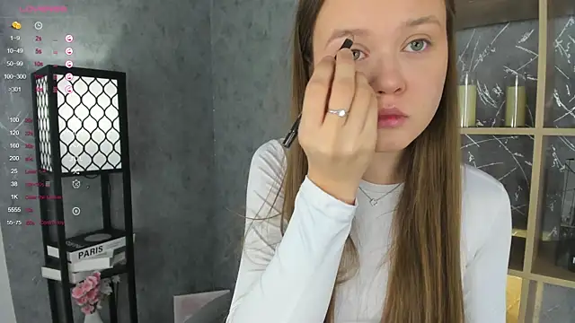 Snapshot of ElenoreReth chatting on 11-24-25, 01:27 ElenoreReth online show from 11-24-25, 01:27