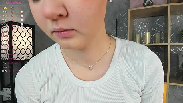 Snapshot of ElenoreReth chatting on 11-26-25, 03:07 ElenoreReth online show from 11-26-25, 03:07