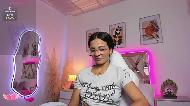 Snapshot of akira_09_ chatting on 11-11-25, 12:16 akira 09 online show from 11-11-25, 12:16