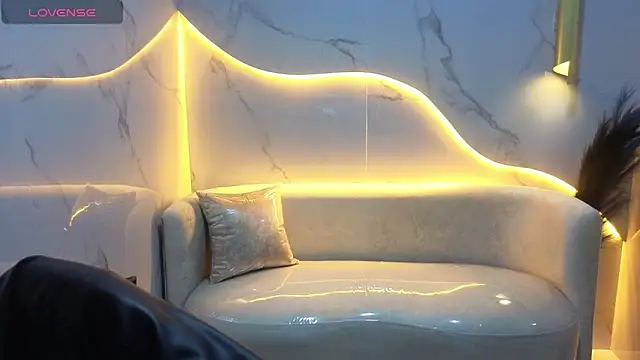 Snapshot of Skyler_Gracee_Tx chatting on 10-31-25, 01:12 Skyler Gracee Tx online show from 10-31-25, 01:12