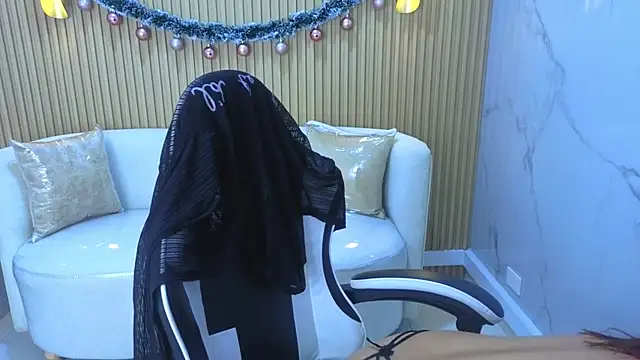 Skyler Gracee Tx online show from 12-20-25, 03:02