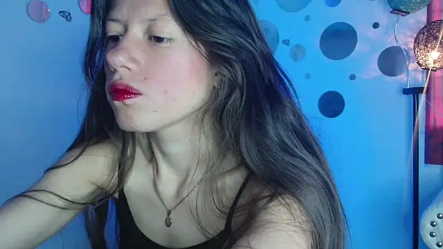 Snapshot of Nina_Roser chatting on 09-26-25, 01:04 Nina Roser online show from 09-26-25, 01:04