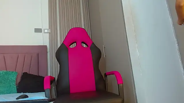 meli peach1 online show from 10-21-25, 07:25