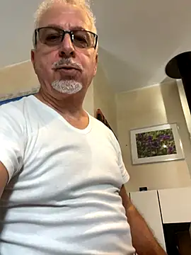 Snapshot of Roccobis chatting on 11-21-25, 09:52 Roccobis online show from 11-21-25, 09:52