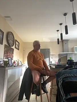 Snapshot of Roccobis chatting on 12-16-25, 02:22 Roccobis online show from 12-16-25, 02:22