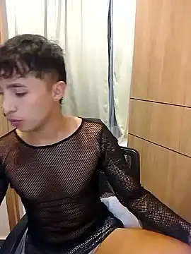 Snapshot of Cristhofher-13102 chatting on 11-15-25, 11:43 Cristhofher-13102 online show from 11-15-25, 11:43