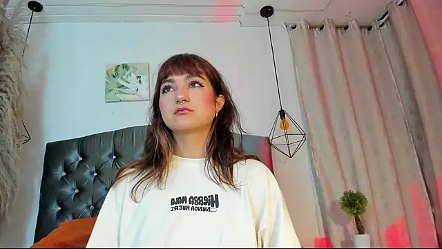 Snapshot of iam_alaskha chatting on 10-14-25, 12:50 iam alaskha online show from 10-14-25, 12:50