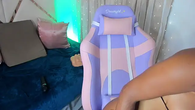 Jade Thonson1 online show from 04-23-26, 07:49