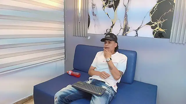 Frayhot777 online show from 01-13-26, 07:52